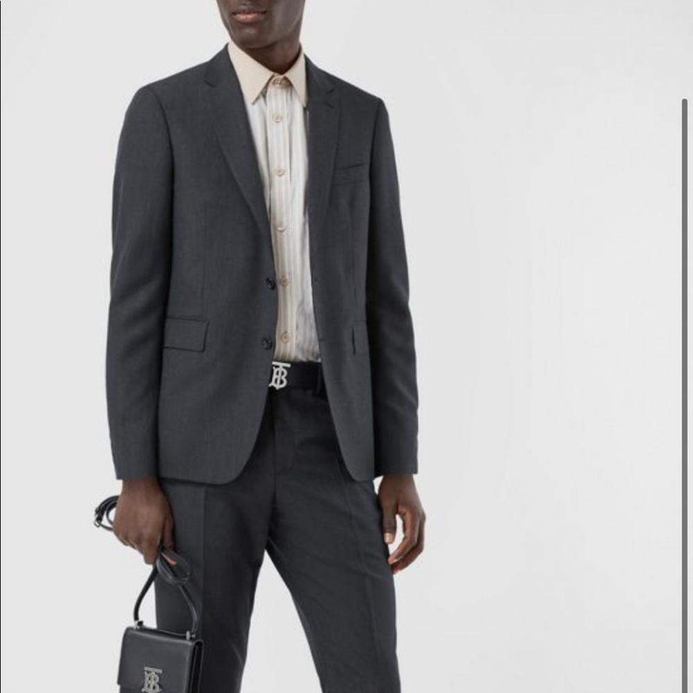 Burberry Men’s Suit Brand NEW slim